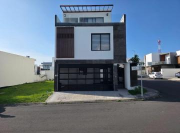 Casa de 4 habitaciones, Alvarado · Casa con Alberca en Venta Fracc. Lomas de La Rioja