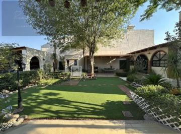 Casa · 350m² · 3 Recámaras · 3 Estacionamientos · Casa - Residencial Lomas del Vergel