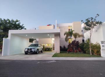 Casa en condominio · 297m² · 4 Recámaras · 2 Estacionamientos · Residencia con Acabados de Lujo en Privada Residencial Magnolia, Amenidades Acogedoras
