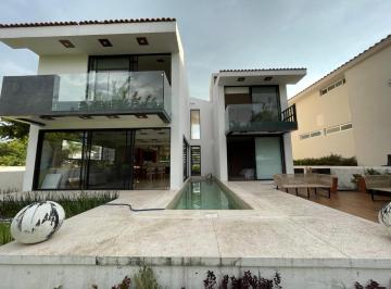 Casa · 413m² · 4 Recámaras · 3 Estacionamientos · Casa - Fraccionamiento Paraíso Country Club