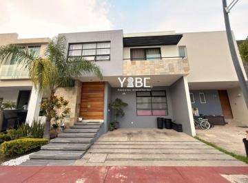 Casa en condominio de 4 habitaciones, Zapopan · Casa en Venta Solares