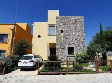 6fe5cb5a43bd5bb322bf992b011e1c46082ae6fca43231c66e3733a7eaf0f037 · Casa con Terrazas en Venta en San Miguel de Allende
