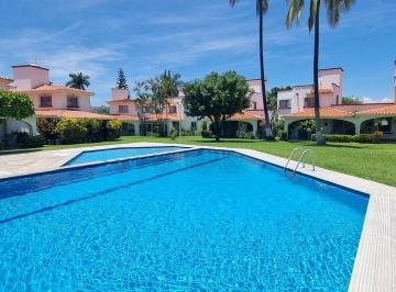 d0e11d93183b7e40062cc7cef42a8a7989d7e99992b8f1062fb9519aee33496e · Casa Amueblada en Renta con 3 Habitaciones, Terraza y Alberca en Xochitepec