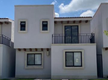 Casa · 133m² · 3 Recámaras · 2 Estacionamientos · Casa en Venta en Quintas de Campo Real – Fracc. Privado, Praderas de La Hacienda Infonavit/bancario