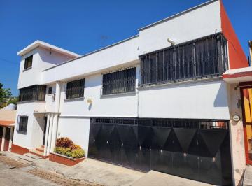 Casa en condominio · 619m² · 4 Recámaras · 5 Estacionamientos · Casa - Lomas de Tetela