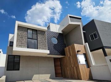 Casa en condominio · 221m² · 4 Recámaras · 3 Estacionamientos · PH - Fraccionamiento Zibatá