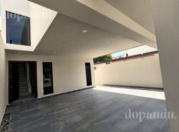 Casa · 240m² · 3 Recámaras · Casa en Los Mangos