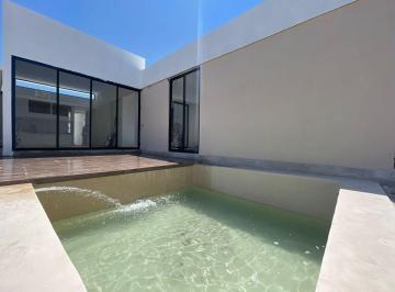 Casa · 185m² · 3 Recámaras · 2 Estacionamientos · Casa de Una Planta en Venta en Privada Residencial Al Norte de Mérida