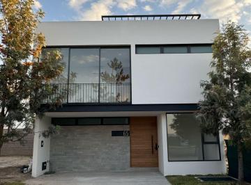 Casa de 3 habitaciones, Zapopan · Elegante Casa en Solares