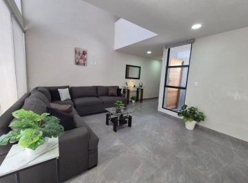 Casa de 3 habitaciones, El Marqués · Renta Casa Amueblada Zákia