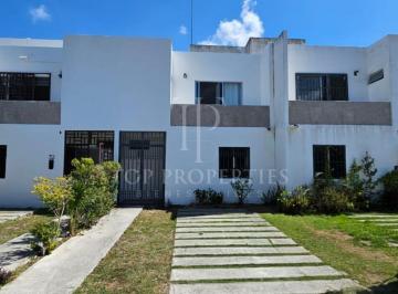 Casa · 130m² · 4 Recámaras · 2 Estacionamientos · Casa en Venta Residencial Puerto Marino, Puerto Morelos, Quintana Roo.