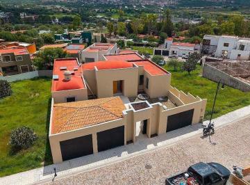 f5efeaf40b90dcdce408b5234876a56ec42e49c2c1196b0f03e8211b451655cf · En Venta Casa en San Miguel de Allende – Terraza con Vistas Al Centro