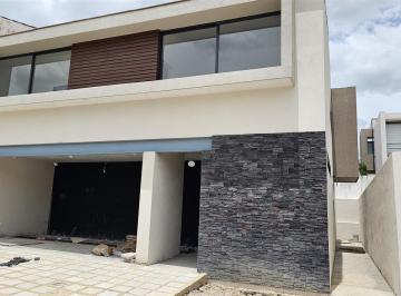 Casa · 273m² · 4 Recámaras · 2 Estacionamientos · Casa en Residencial El Molino