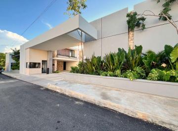 Casa de 3 habitaciones, Mérida · Renta Townhose con Piscina Cerca de Plaza La Isla