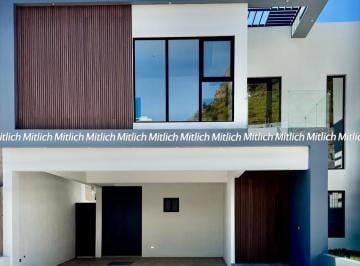 Casa · 282m² · 3 Recámaras · 2 Estacionamientos · Casa en Venta Zona Valle Escondido $7,600,000