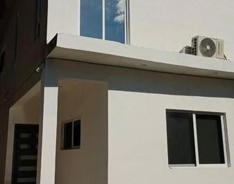 Casa · 200m² · 4 Recámaras · 2 Estacionamientos · Hermosa Casa en Venta a 2 Cuadras del Malecon de Progreso (Fvc - 2686)