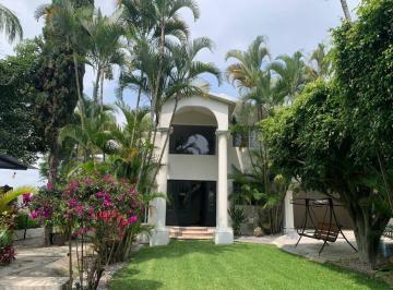 Casa · 320m² · 5 Recámaras · 8 Estacionamientos · Casa en Privada en del Empleado Cuernavaca - Crb - 1286 - Cp