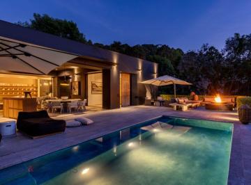 Casa de 4 habitaciones, Valle de Bravo · Venta de Residencia Exclusiva en Valle de Bravo. 700 m² C. 5500 m² T.