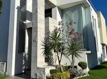 Casa de 3 habitaciones, San Andrés Cholula · Casa en Venta en Cluster 222 Lomas de Angelopolis, Puebla
