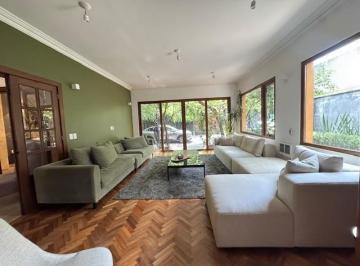Casa · 530m² · 4 Recámaras · 7 Estacionamientos · Preciosa Casa Totalmente Remodelada en Las Lomas