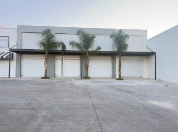 Local comercial · 75m² · 3 Estacionamientos · Locales en Renta Sobre Blvd. San Juan Bosco 75 m²