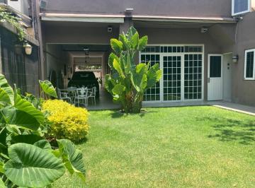 Casa · 492m² · 4 Recámaras · 4 Estacionamientos · Casa en Venta en La Colonia Lindavista