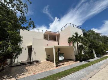Casa · 310m² · 4 Recámaras · 2 Estacionamientos · Casa en Venta de 4 Recamaras