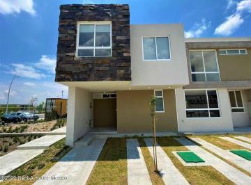 Casa · 135m² · 3 Recámaras · 2 Estacionamientos · Zakia Casa Nueva de 3 Recamaras en Venta Rah767