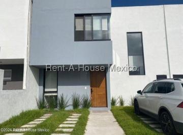 Casa · 155m² · 2 Recámaras · 2 Estacionamientos · Zakia Casa de 2 Recamaras en Venta Rah2480