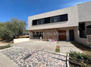 Casa · 316m² · 3 Recámaras · 2 Estacionamientos · Altozano Casa Nueva en Venta Rah4855