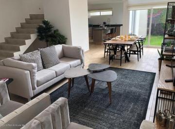 Casa · 242m² · 4 Recámaras · 2 Estacionamientos · Zibatá Casa de 4 Recamaras en Venta Rah3944