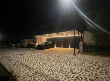 Casa de 5 habitaciones, Querétaro · Casa en Venta en Lomas del Campanario Queretaro