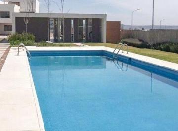 Casa · 180m² · 4 Recámaras · 3 Estacionamientos · Casa en Venta en Altos de Juriquilla Querétaro