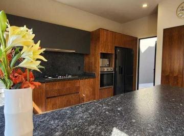 Casa de 4 habitaciones, Querétaro · Casa en Venta en Altozano Queretaro