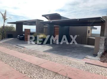 Casa · 630m² · 3 Recámaras · 2 Estacionamientos · Casa en Venta Vista Real Corregidora Queretaro