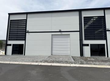 Bodega comercial · 450m² · 4 Estacionamientos · Bodega en Venta en San Antonio Trojesl en Querétaro