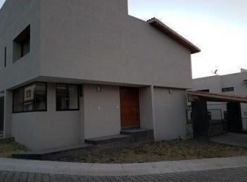 Casa · 300m² · 3 Recámaras · 2 Estacionamientos · Casa en Venta en Balvanera Country Club Queretaro