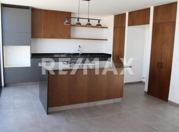Casa · 247m² · 4 Recámaras · 3 Estacionamientos · Casa en Venta en Fraccionamiento Mallorca Residence, Querétaro