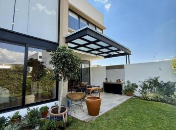 Casa · 312m² · 4 Recámaras · 2 Estacionamientos · Casa en Venta Mayorazgo Querétaro