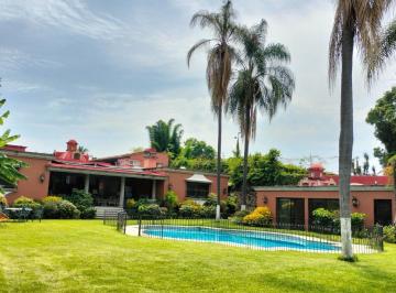 Casa · 1434m² · 6 Recámaras · 8 Estacionamientos · Casa - Reforma