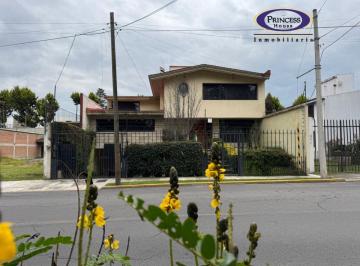 Casa de 4 habitaciones, Metepec · Casa en Venta Club de Golf San Carlos, Metepec