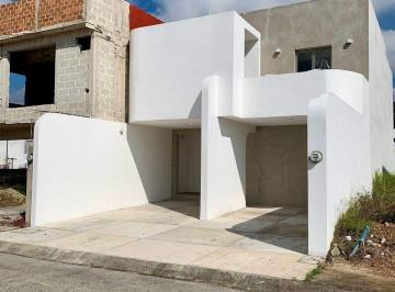 Casa · 136m² · 3 Recámaras · 2 Estacionamientos · Casa - Coatepec