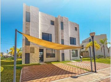Casa · 121m² · 2 Recámaras · 2 Estacionamientos · Casa - Colinas de Santa Fe