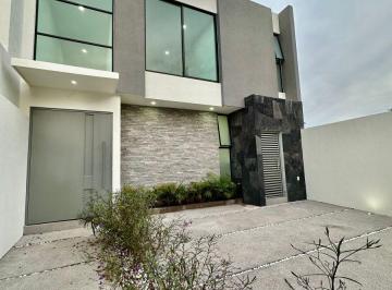 Casa de 3 habitaciones, Colima · Casa en Venta Nueva Fracc Pedregal Zona Norte de Colima Col Subiendo por Plaza Zentralia