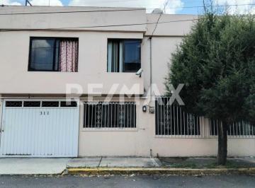 Casa · 308m² · 5 Recámaras · 3 Estacionamientos · Casa en Venta, Las Américas, Toluca, Estado de México. - (4)