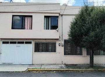 Casa · 308m² · 5 Recámaras · 3 Estacionamientos · Casa en Venta, Las Américas, Toluca, Estado de México. - (4)