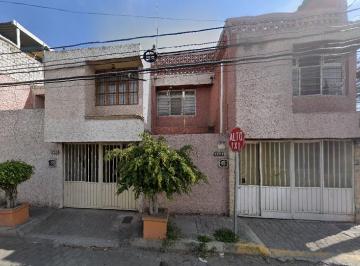 Casa de 3 habitaciones, Tehuacán · Casa en Venta en Tehuacán, Puebla. Clm