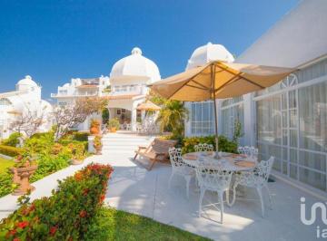 Edificio · 2320m² · 25 Recámaras · 25 Estacionamientos · Complejo Hotelero en Bahías de Huatulco a Pie de Playa