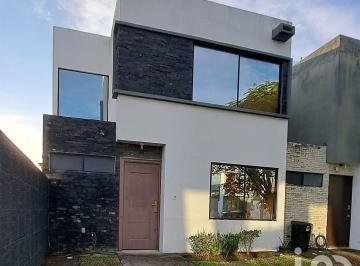 Casa · 95m² · 3 Recámaras · 1 Estacionamiento · Casa en Renta en Querencia Residencial Veracruz