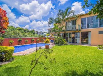 Casa de 3 habitaciones, Cuernavaca · Casa con Alberca y Jardín Propio en Club de Golf Cuernavaca